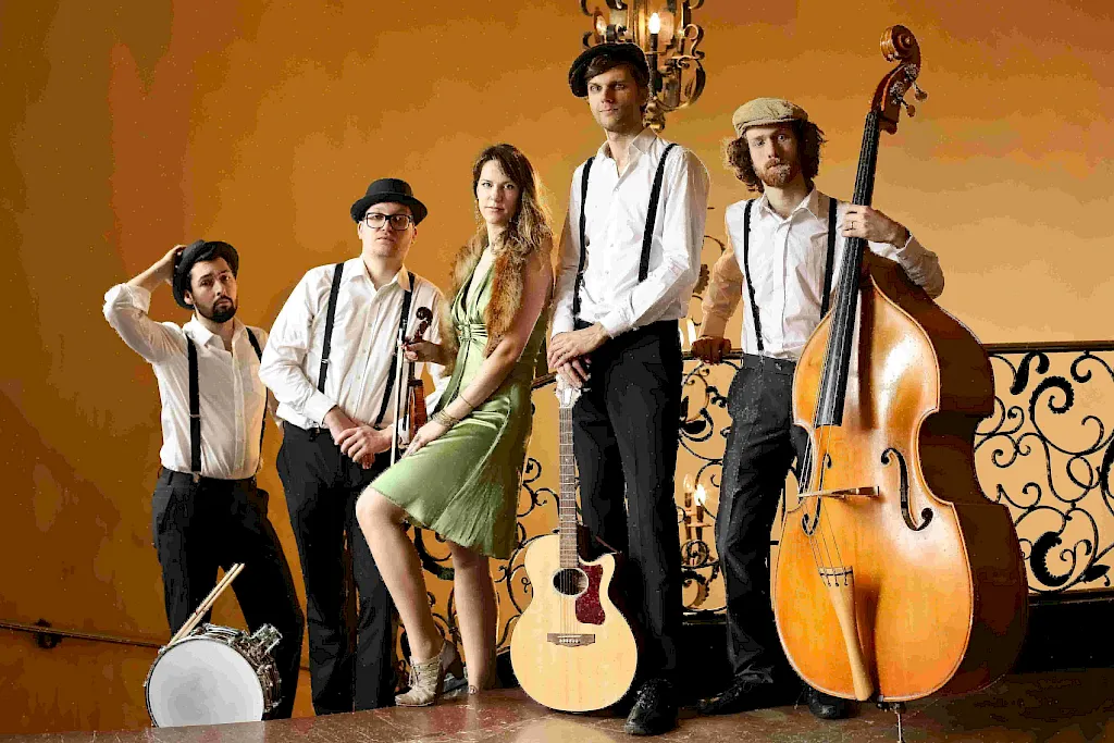 Die Band Cider and Suspenders